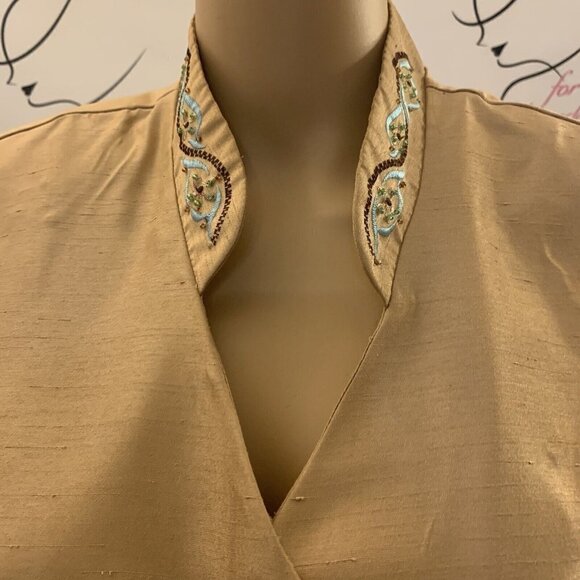 Sag Harbor. Sz 10. Embroidered Beaded Shimmer Short Sleeve Top or Jacket. B82. - Picture 2 of 7